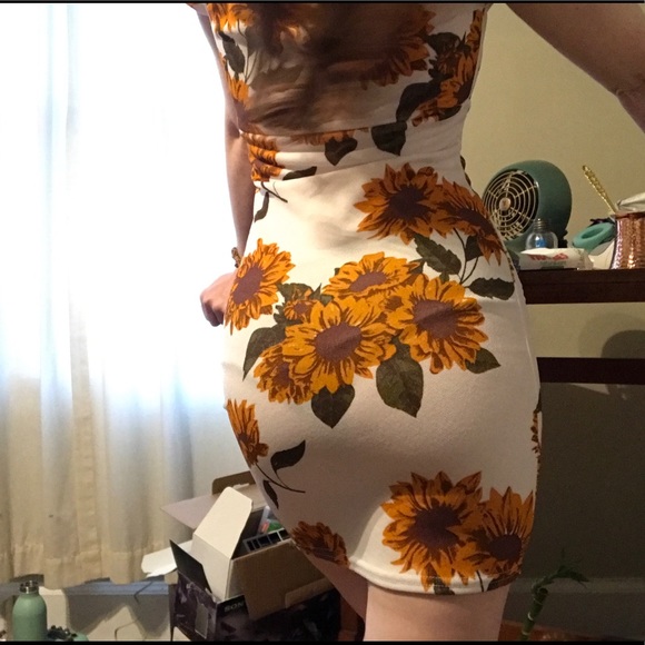 Sunflower mini dress - Picture 2 of 7